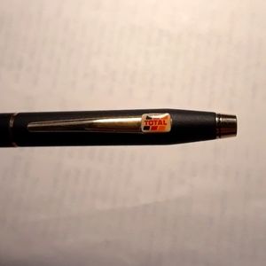 VINTAGE TOTAL GAS & OIL FELT TIP BLACK & GOLD METAL PEN
